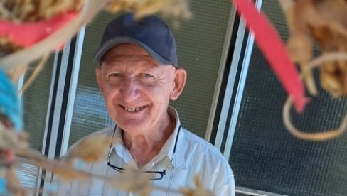 ŽENAMA JE VAŽNA CAKA, NA TO PADA BAŠ SVAKA: U Kusatku sa Miloradom Jankićevićem i njegovim nadama da će pronaći životnu saputnicu ŽENAMA JE VAŽNA CAKA, NA TO PADA BAŠ SVAKA: U Kusatku sa Miloradom Jankićevićem i njegovim nadama da će pronaći životnu saputnicu