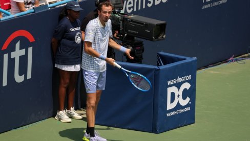 ŠTA SE DEŠAVA SA RUSOM? Danil Medvedev izgubio od 85. na ATP listi u Sinsinatiju ŠTA SE DEŠAVA SA RUSOM? Danil Medvedev izgubio od 85. na ATP listi u Sinsinatiju