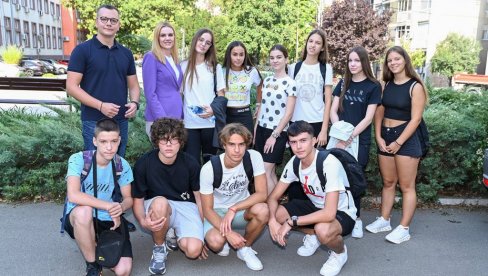 NAJBOLJI ĐACI U BAJINOJ BAŠTI: Gradska opština Palilula organizovala putovanje za osnovce koji su svojim rezulatatima odskočili NAJBOLJI ĐACI U BAJINOJ BAŠTI: Gradska opština Palilula organizovala putovanje za osnovce koji su svojim rezulatatima odskočili