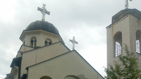 KLJUČEVI SVETINJE ČEKAJU POSETIOCE NA RECEPCIJI: Crkva Svetog Đorđa na brdu iznad Lukovske banje jedinstvena po mnogo čemu KLJUČEVI SVETINJE ČEKAJU POSETIOCE NA RECEPCIJI: Crkva Svetog Đorđa na brdu iznad Lukovske banje jedinstvena po mnogo čemu