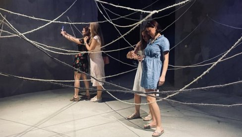 PRIZORI UHVAĆENI U MREŽU VREMENA: Arhitekta i umetnica Nadežda Stanković, posle uspeha u Meksiku, predstavila radove i u Beogradu