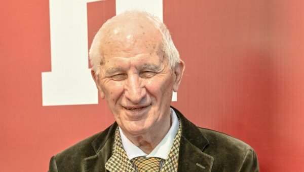 НИГДЕ НИКОГ, НЕМАМО КУД: Песме из нове књиге академика Матије Бећковића