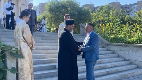 ПАТРИЈАРХ ПОРФИРИЈЕ НА ЛИТУРГИЈИ: Обележена црквена слава у Миријеву ПАТРИЈАРХ ПОРФИРИЈЕ НА ЛИТУРГИЈИ: Обележена црквена слава у Миријеву