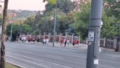 SVE SE CRVENI (I BELI) KA MARAKANI: Reke navijača krenule na Zvezda - Leh SVE SE CRVENI (I BELI) KA MARAKANI: Reke navijača krenule na Zvezda - Leh