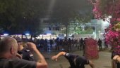 BLOKADERI OPET PRAVE HAOS: Zgubidani pogodili policajca (VIDEO)