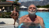 Šta to Lazar Ristovski radi u Grčkoj na moru? (FOTO)