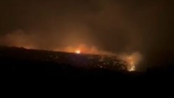 ВАТРА ГУТА СВЕ ПРЕД СОБОМ: Најновији снимци пожара у Кучима (ВИДЕО)