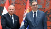 VUČIĆ SA ŠTOKEROM: Sastanak predsednika i kancelara Austrije u Palati Srbija (VIDEO) VUČIĆ SA ŠTOKEROM: Sastanak predsednika i kancelara Austrije u Palati Srbija (VIDEO)