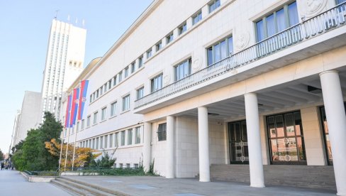 POKRAJINSKA VLADA FINANSIRA OBNOVU FASADE ŠKOLE U VRŠCU: Intervencija radi bezbednosti učenika, zaposlenih i građana