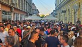 HILJADE LJUDI USTALO DA BRANI SVOJE DOMOVE OD USTAŠA I BLOKADERA: Ustala Subotica, Sombor, Bač, Ruma, Šid... HILJADE LJUDI USTALO DA BRANI SVOJE DOMOVE OD USTAŠA I BLOKADERA: Ustala Subotica, Sombor, Bač, Ruma, Šid...