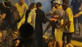ЈЕЗИВ СНИМАК: Блокадери у Новом Саду убијају човека од батина - ЈЕЗИВО НАСИЉЕ БЛОКАДЕРСКИХ ЗВЕРИ ЈЕЗИВ СНИМАК: Блокадери у Новом Саду убијају човека од батина - ЈЕЗИВО НАСИЉЕ БЛОКАДЕРСКИХ ЗВЕРИ