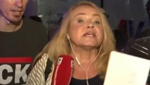(UZNEMIRUJUĆI VIDEO) Blokaderi pogodili Branku Lazić kamenom u glavu