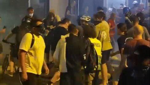 U TOKU SINHRONIZOVAN NAPAD: Razbiti Srbiju, Srpsku - poniziti Srbe gde god da žive (FOTO) U TOKU SINHRONIZOVAN NAPAD: Razbiti Srbiju, Srpsku - poniziti Srbe gde god da žive (FOTO)