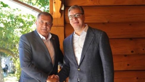 ВУЧИЋ СА ДОДИКОМ: Састанак о унутрашњим и спољним нападима на Србију и Српску, о једној теми посебно разговарали (ФОТО)
