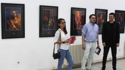 SVET CVEĆA: Izložba forografija u Galeriji KC Ribnica