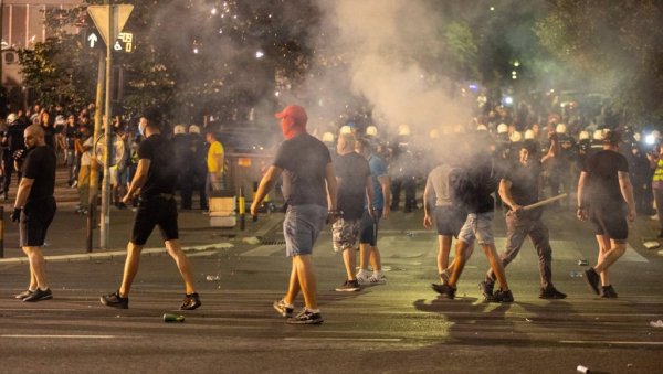 ХРВАТ, СЛОВЕНАЦ И ИТАЛИЈАН ТУКЛИ СРПСКЕ ПОЛИЦАЈЦЕ: Ево ко су страни држављани ухапшени у насилним блокадерским протестима