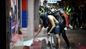 НОВИНАР ДОЈЧЕ ВЕЛЕ: Блокадери пишају по опозицији (ФОТО)