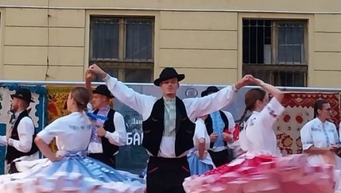 БАНАТСКИ ДАНИ ТЕКУ: Тродневни фестивал нематеријалног културног наслеђа у Зрењанину БАНАТСКИ ДАНИ ТЕКУ: Тродневни фестивал нематеријалног културног наслеђа у Зрењанину