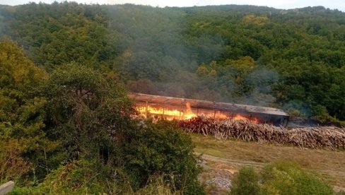 ПОЖАР ГУТА ХАЛЕ: Ватрогасци се боре са ватреном стихијом код Куршумлије (ВИДЕО)