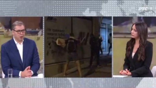 ТО СУ БИЛИ ПОЗИВИ НА УБИЈАЊЕ ПОЛИЦИЈЕ Вучић о натписима које су блокадери оставили у просторијама СНС