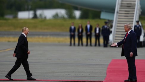 (UŽIVO) SAMIT PUTINA I TRAMPA: Rukovali se ruski i američki predsednik (VIDEO) (UŽIVO) SAMIT PUTINA I TRAMPA: Rukovali se ruski i američki predsednik (VIDEO)