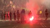 БЛОКАДЕРИ БРУТАЛНО НАПАЛИ ПОЛИЦИЈУ, ПА КРЕНУЛИ ДА ПАЛЕ БЕОГРАД: Фашисти праве хаос - бацају каменице, пале контејнере, бацају топовске ударе