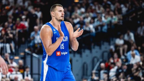 ЋИРИЛИЦА И НИКАКО ДРУГАЧИЈЕ: Денвер одушевио Јокића и Србе (ФОТО)