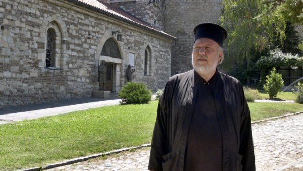 НА УДАРУ ЦРКВА И ПАТРИЈАРХ: Лажи о тајном потписивању темељног уговора са Приштином најпрљавија медијска кампања, каже Велибор Џомић НА УДАРУ ЦРКВА И ПАТРИЈАРХ: Лажи о тајном потписивању темељног уговора са Приштином најпрљавија медијска кампања, каже Велибор Џомић