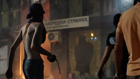 DRUGA FAZA DRUŠTVENO KONTROLISANOG HAOSA Vučić objasnio jeziv mehanizam po kom blokaderi hoće da sruše državu