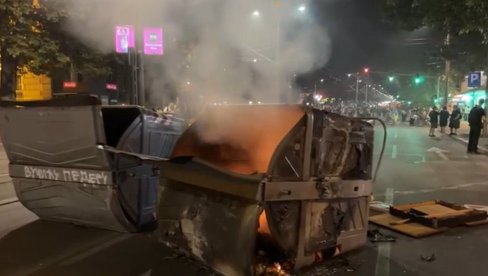 BLOKADERI IZ BIVŠE VLASTI NAJAVILI BORBU ZA OPSTANAK: Boriće se protiv blokadera studenata - optužuju ih da rade za Vučića