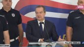 НЕ КРИЈЕМО НИШТА Ивица Дачић поводом писма ректора Ђокића о Николини Синђелић: Шта је са 137 повређених полицајаца?! НЕ КРИЈЕМО НИШТА Ивица Дачић поводом писма ректора Ђокића о Николини Синђелић: Шта је са 137 повређених полицајаца?!