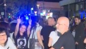 OKUPILI SE BLOKADERI TERORISTI: Sramne scene u Zaječaru - blokaderi vređaju građane, pokazuju srednji prst