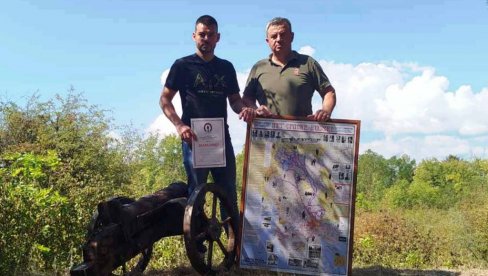 TOP IZ DOBA KARAĐORĐA OPET PUCA U PARAĆINU: Radoslav Milošević iz Svojnova napravio repliku (FOTO) TOP IZ DOBA KARAĐORĐA OPET PUCA U PARAĆINU: Radoslav Milošević iz Svojnova napravio repliku (FOTO)