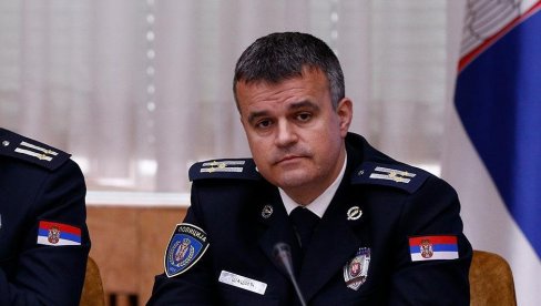 ШАЛЕ ФОРХЕНД ИЛИ ПРЉАВИ ХАРИ: На рекетирању створио империју, а сад са тужиоцима удара на Србију ШАЛЕ ФОРХЕНД ИЛИ ПРЉАВИ ХАРИ: На рекетирању створио империју, а сад са тужиоцима удара на Србију