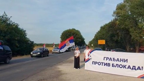 GRAĐANI APATINA PROTIV BLOKADA: Velike kolone vozila, vijore se srpske trobojke (VIDEO) GRAĐANI APATINA PROTIV BLOKADA: Velike kolone vozila, vijore se srpske trobojke (VIDEO)