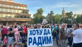 VRBAS PROTIV BLOKADA: Veliki broj ljudi izašao da iskaže svoju podršku skupu protiv blokada (FOTO)