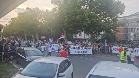 STARA PAZOVA PROTIV BLOKADA: Želimo slobodu, da radimo, nema stajanja STARA PAZOVA PROTIV BLOKADA: Želimo slobodu, da radimo, nema stajanja