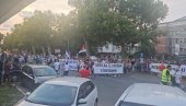СТАРА ПАЗОВА ПРОТИВ БЛОКАДА: Желимо слободу, да радимо, нема стајања