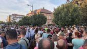 СКУП ПРОТИВ БЛОКАДА: Зрењанин жели мир (ВИДЕО)