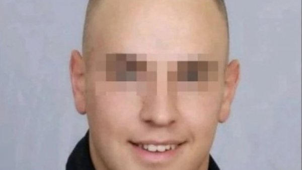 ОВО ЈЕ СТАЊЕ ИСКАСАПЉЕНОГ ПОЛИЦАЈЦА У МИОНИЦИ! Мушкарац покушао да га убије и умало му одсекао руку мачетом ОВО ЈЕ СТАЊЕ ИСКАСАПЉЕНОГ ПОЛИЦАЈЦА У МИОНИЦИ! Мушкарац покушао да га убије и умало му одсекао руку мачетом