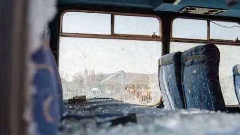 ВОЗАЧ ЗБРИНУТ У БОЛНИЦИ, ИДЕНТИФИКОВАНА ДВА НАПАДАЧА: Ово се детаљи напада на српске туристе у Грчкоj ВОЗАЧ ЗБРИНУТ У БОЛНИЦИ, ИДЕНТИФИКОВАНА ДВА НАПАДАЧА: Ово се детаљи напада на српске туристе у Грчкоj