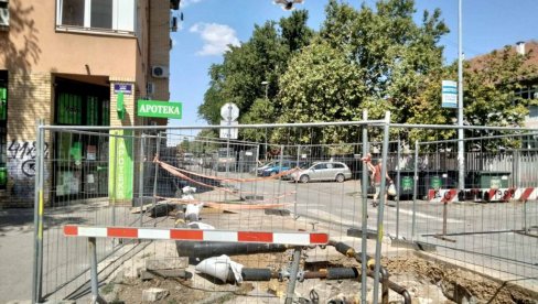 JKP NOVOSADSKA TOPLANA PRIVODI KRAJU PRIPREME ZA PREDSTOJEĆU GREJNU SEZONU Obnavljaju vrelovode JKP NOVOSADSKA TOPLANA PRIVODI KRAJU PRIPREME ZA PREDSTOJEĆU GREJNU SEZONU Obnavljaju vrelovode