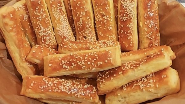 ШТАПИЋИ СА СИРОМ: Рецепт за брзу и укусну грицкалицу ШТАПИЋИ СА СИРОМ: Рецепт за брзу и укусну грицкалицу