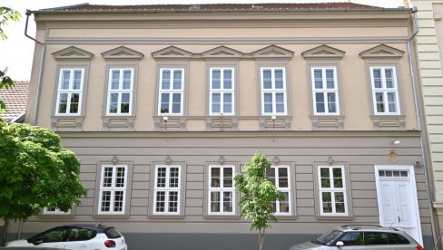 ŠTITE EKSPONATE OD VLAGE: Nastavlja se uređenje fasade stare zgrade Gradskog muzeja u Vršcu stare oko 150 godina ŠTITE EKSPONATE OD VLAGE: Nastavlja se uređenje fasade stare zgrade Gradskog muzeja u Vršcu stare oko 150 godina