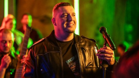 UJDURMOM SE VRATIO: Amar Gile Jašarspahić čistom emocijom očarao narod (FOTO) UJDURMOM SE VRATIO: Amar Gile Jašarspahić čistom emocijom očarao narod (FOTO)
