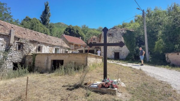 ГРУБОРИ, КРУНА ЗЛА ОЛУЈЕ: Данас је 30 година од језивог масакра хрватске војске над шесторо српских цивила (ФОТО) ГРУБОРИ, КРУНА ЗЛА ОЛУЈЕ: Данас је 30 година од језивог масакра хрватске војске над шесторо српских цивила (ФОТО)