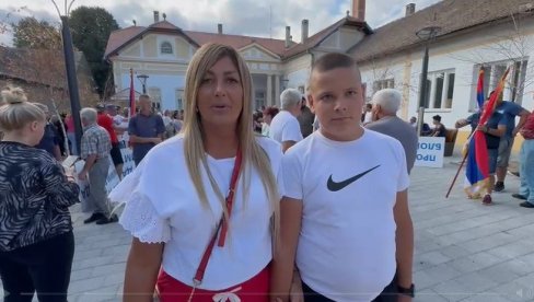 СРБИЈА МОРА ДА ИДЕ НАПРЕД: Поруке грађана Шида (ВИДЕО) СРБИЈА МОРА ДА ИДЕ НАПРЕД: Поруке грађана Шида (ВИДЕО)