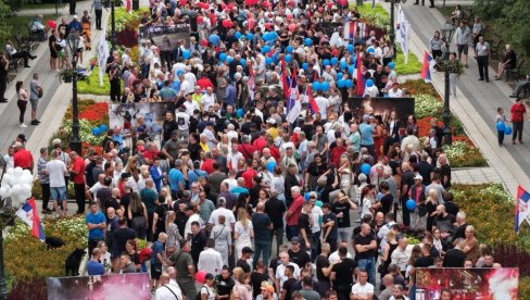 СОМБОР ВЕЛИЧАНСТВЕН: Грађани масовно устали против блокада (ФОТО)