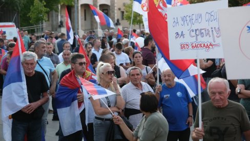 VUČIĆ DOŠAO U UB DA POZDRAVI GRAĐANE (VIDEO) VUČIĆ DOŠAO U UB DA POZDRAVI GRAĐANE (VIDEO)