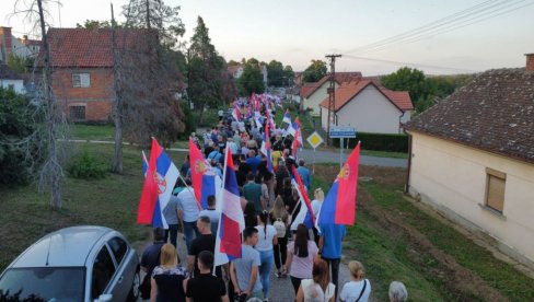 MOĆNE SLIKE IZ VLADIMIRACA: Srbija je ustala protiv blokada (FOTO)